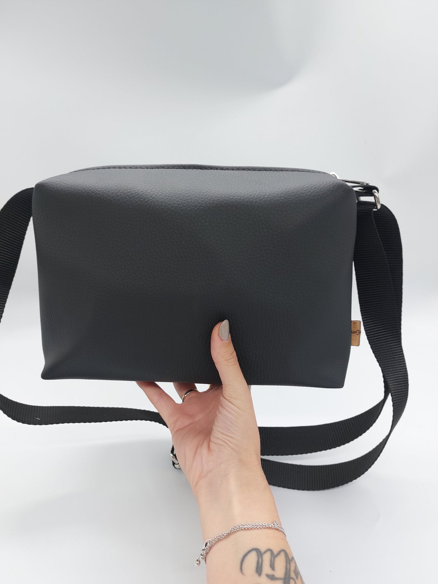 SPORTY total black