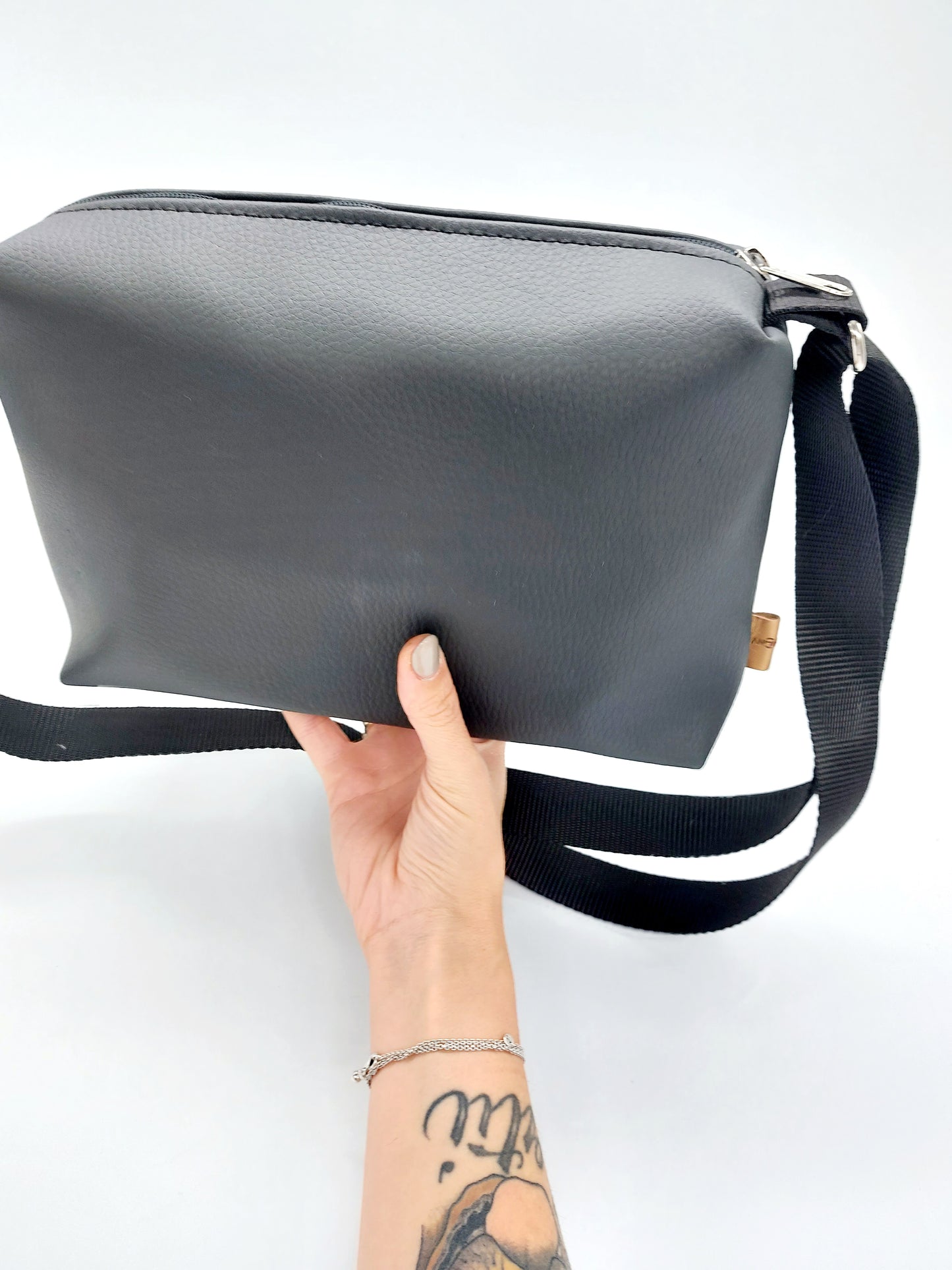 SPORTY total black