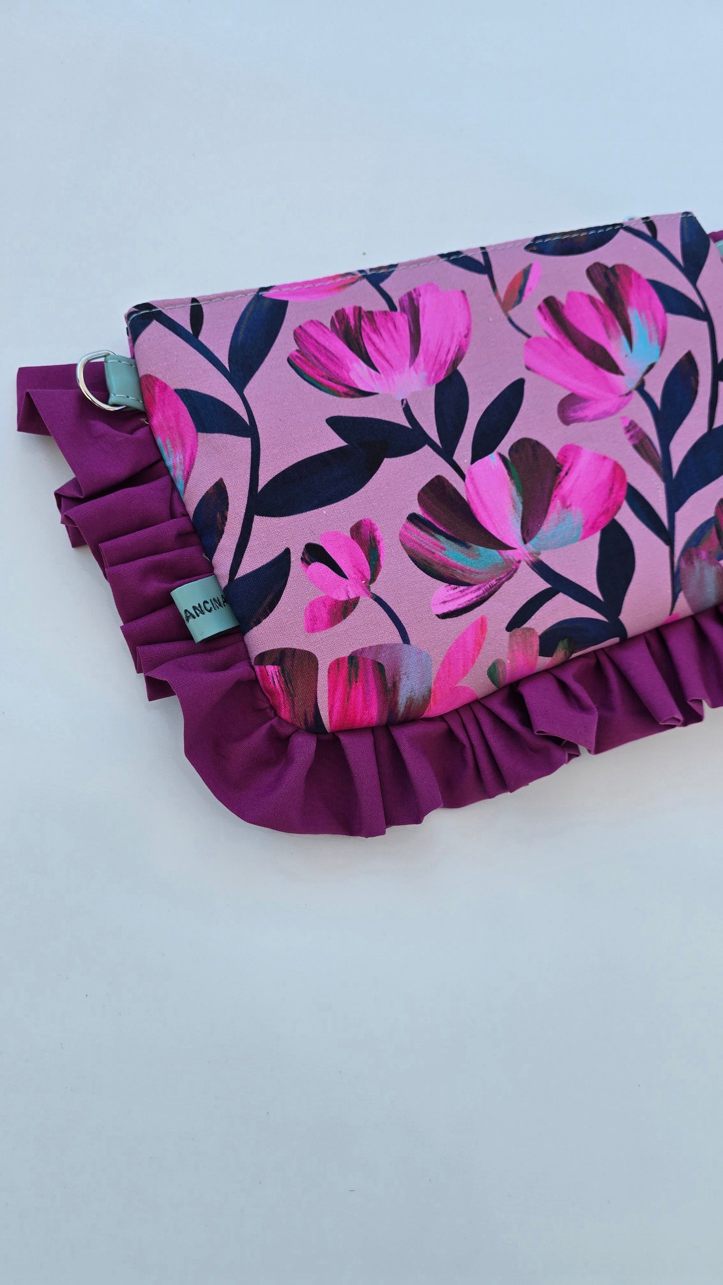"MIRTA" pochette con rouches FLOWERS FUCSIA