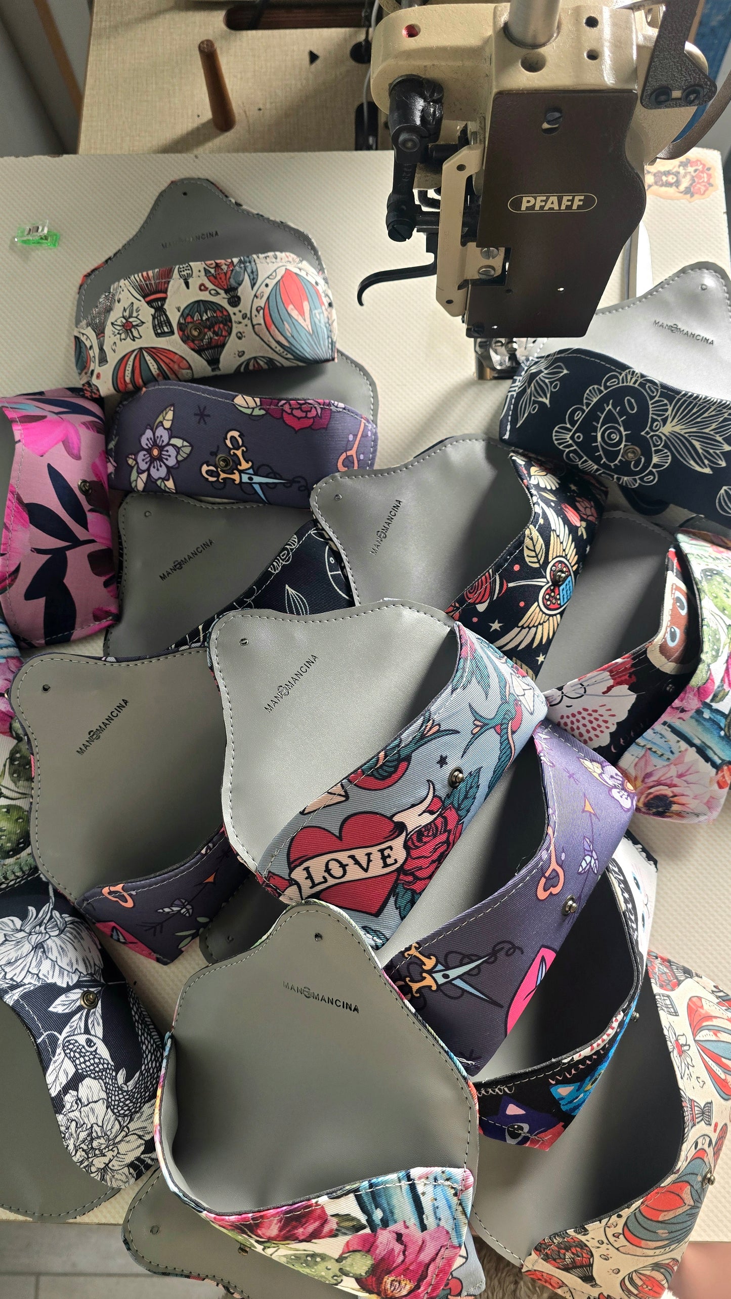 PORTAOCCHIALI mongolfiere