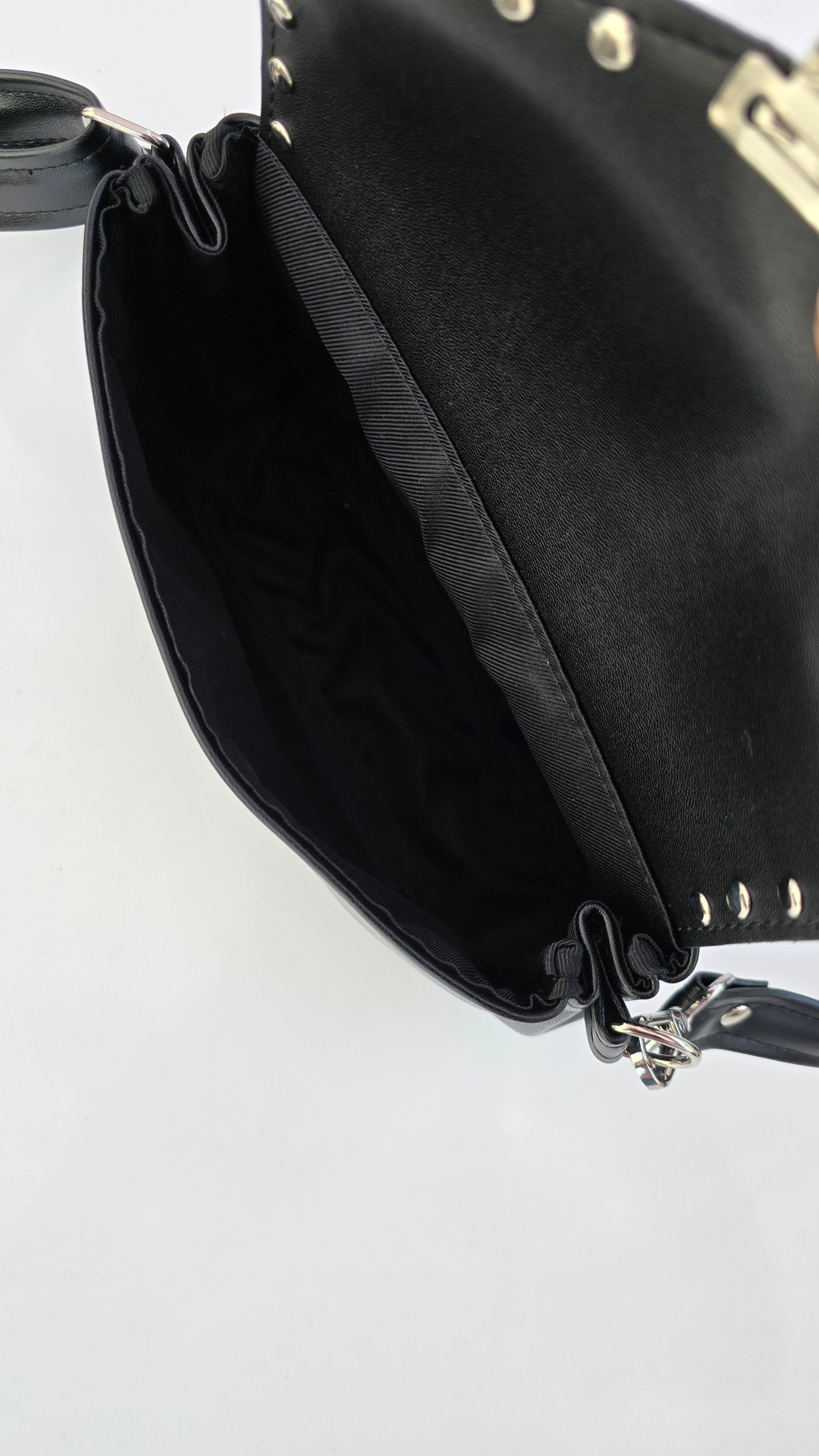 MARSUPIELLO LARGE nero con borchie