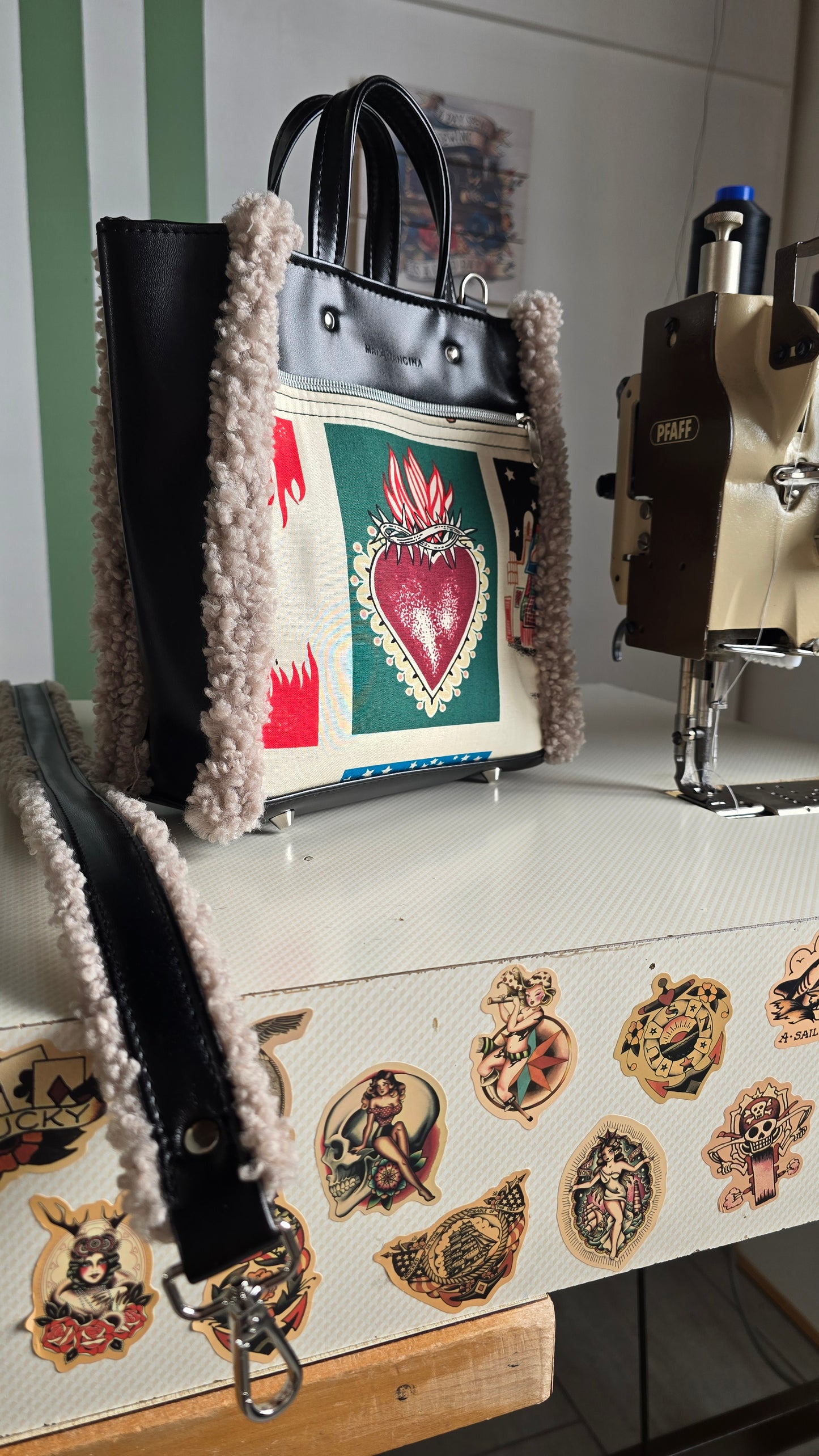 "ORNELLA" nero/ex voto beige