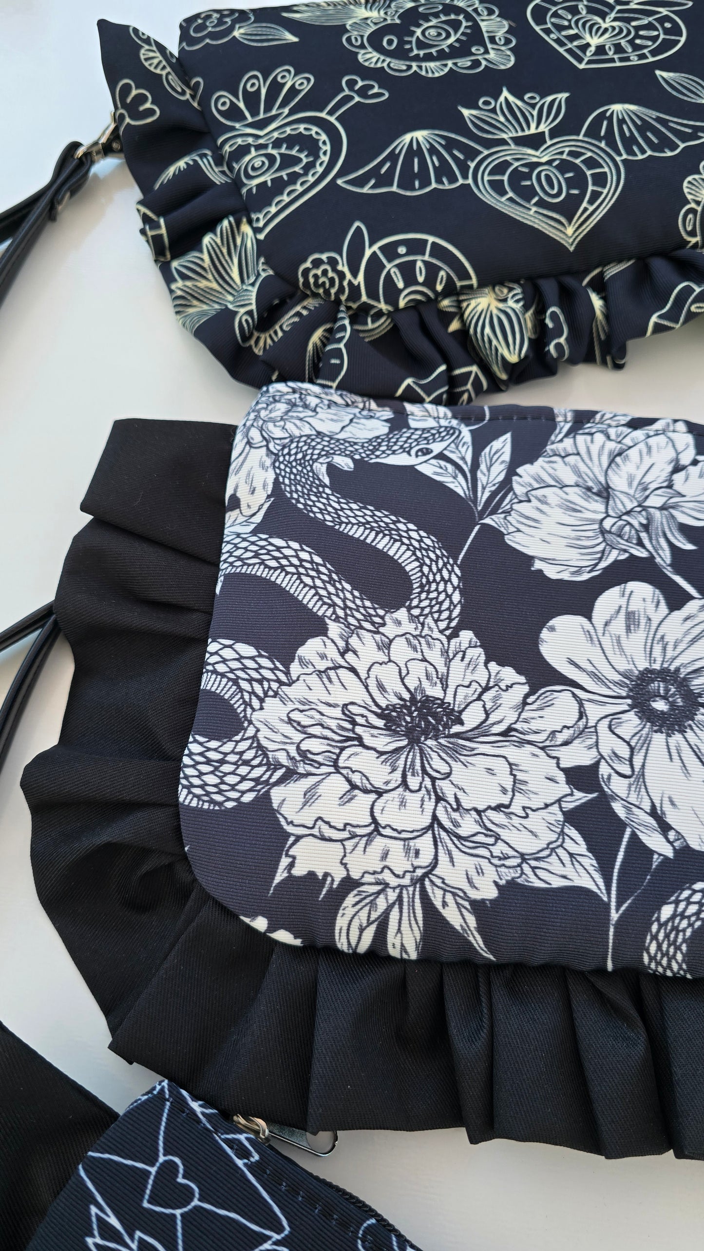 "MIRTA" pochette con rouches FIORI SERPENTI