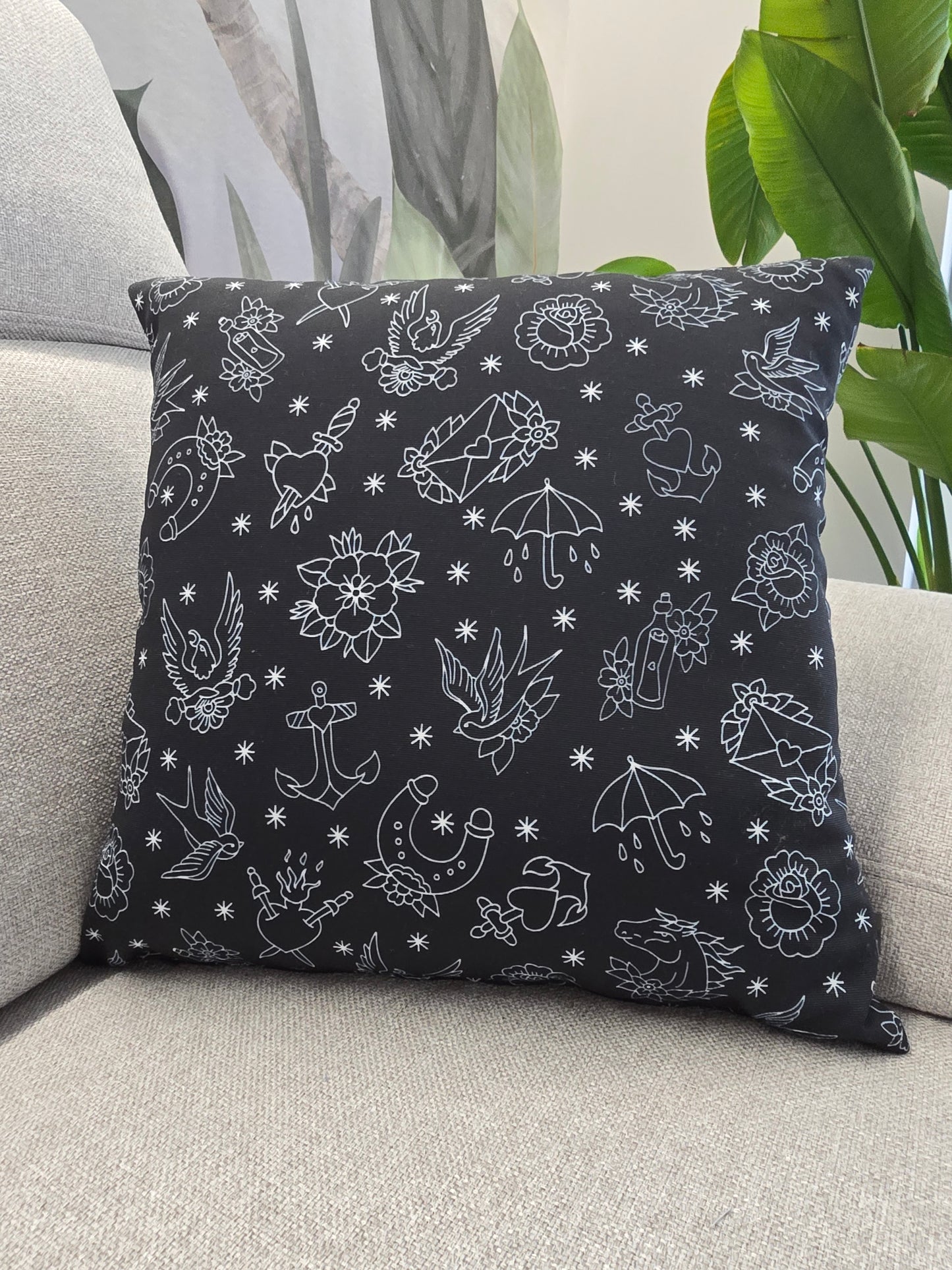 CUSCINO tattoo black
