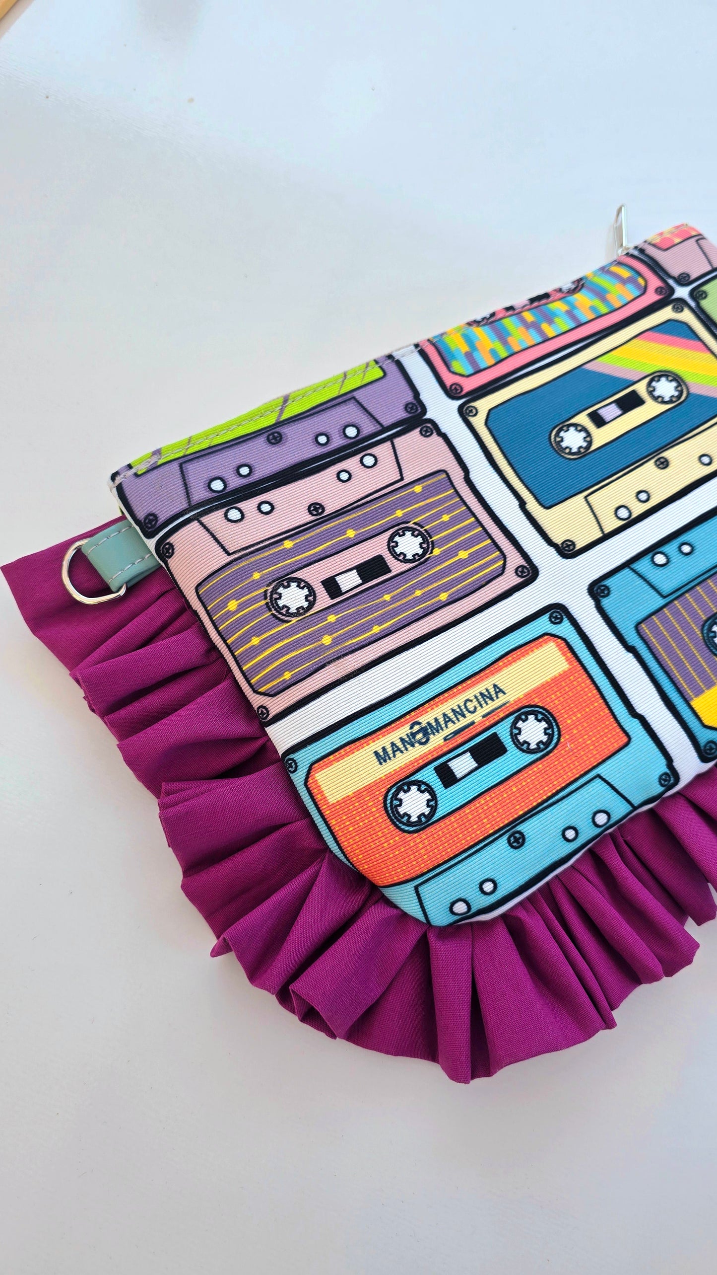 "MIRTA" pochette con rouches musicassette