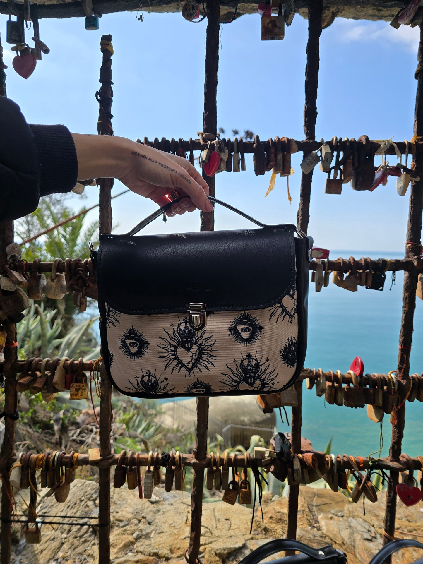 "DOTTY" VEGAN mini SIMILPELLE nero / ex voto new beige