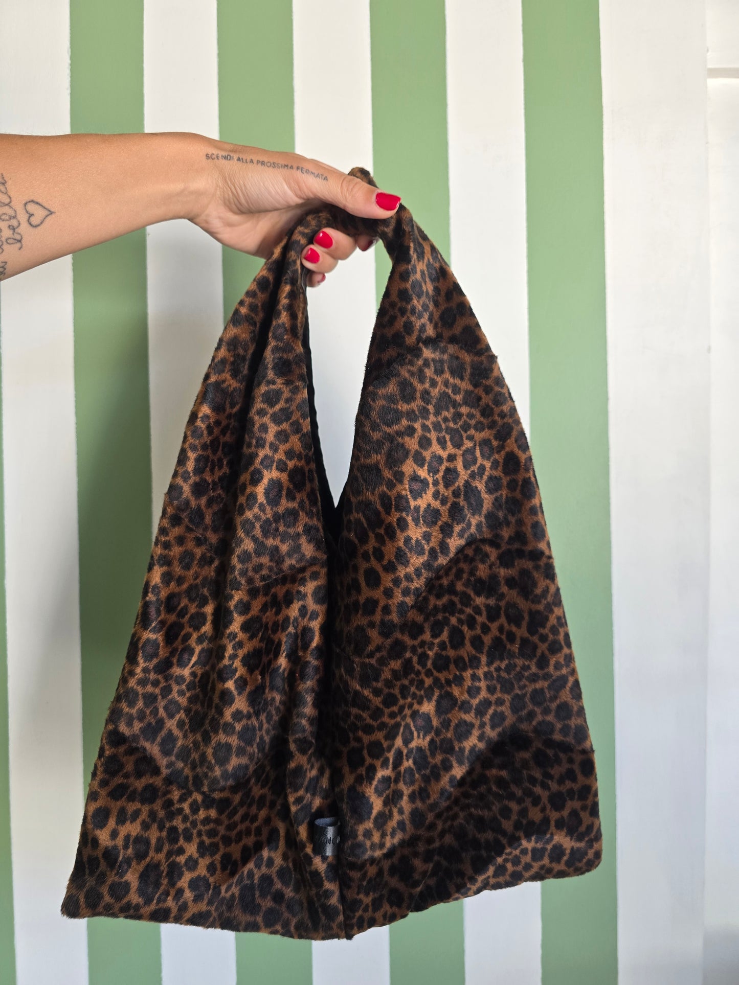 Borsa a nodo leopardo scuro