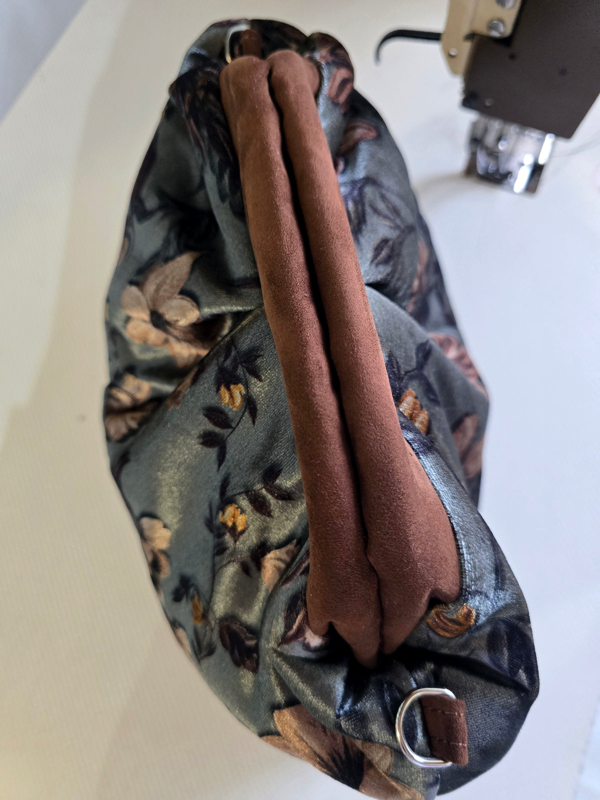BORSA CLIC CLAC tracolla regolabile caffè/velluto fantasia fiori verde militare