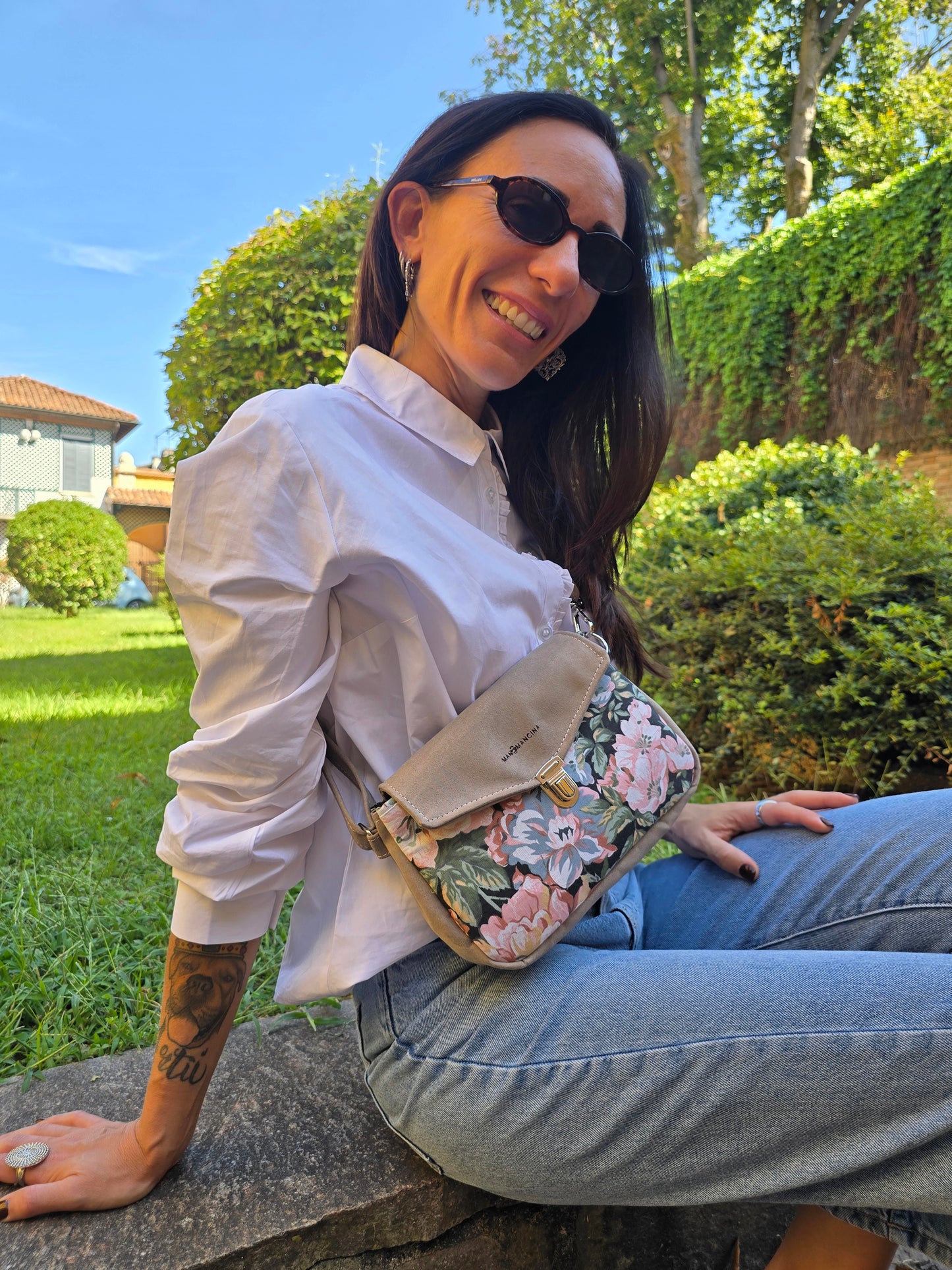 MARSUPIELLO large similsuede tortora/fiori