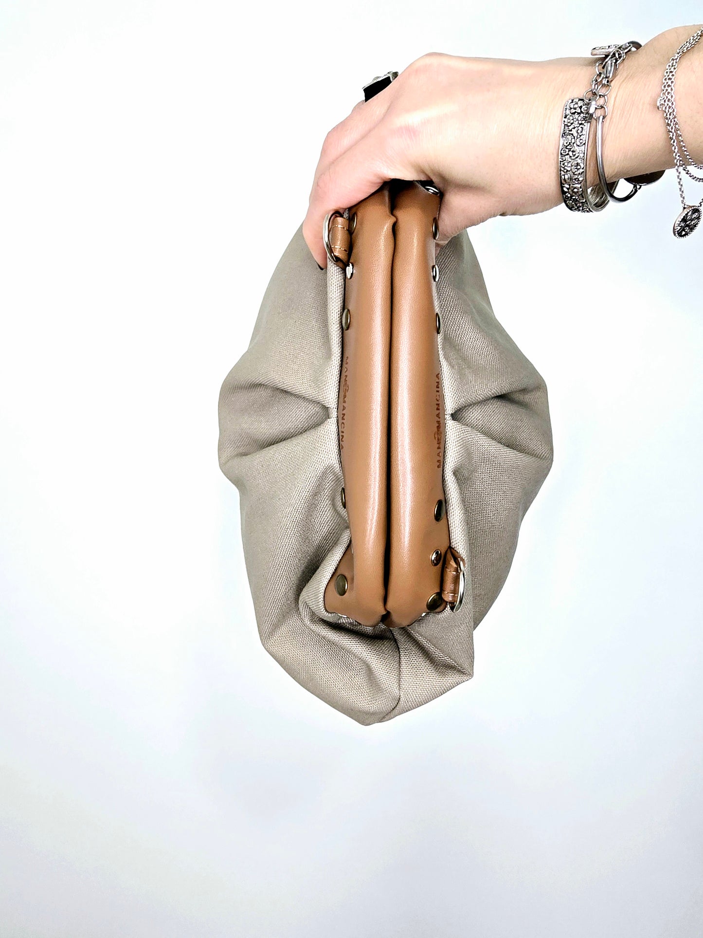 BORSA CLIC CLAC cuoio/borchie/canvas beige