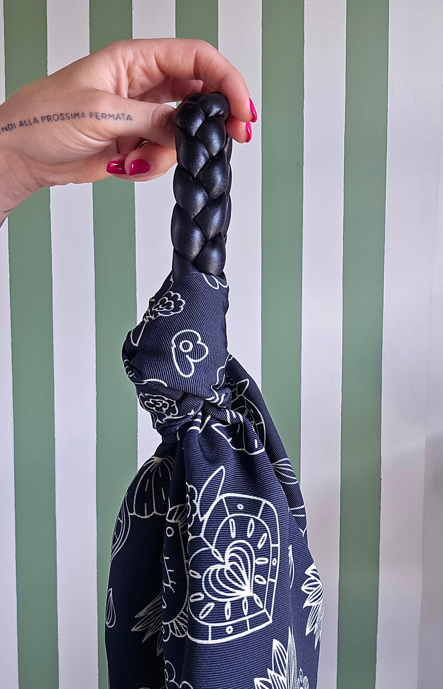 KNOT BAG ex voto nero