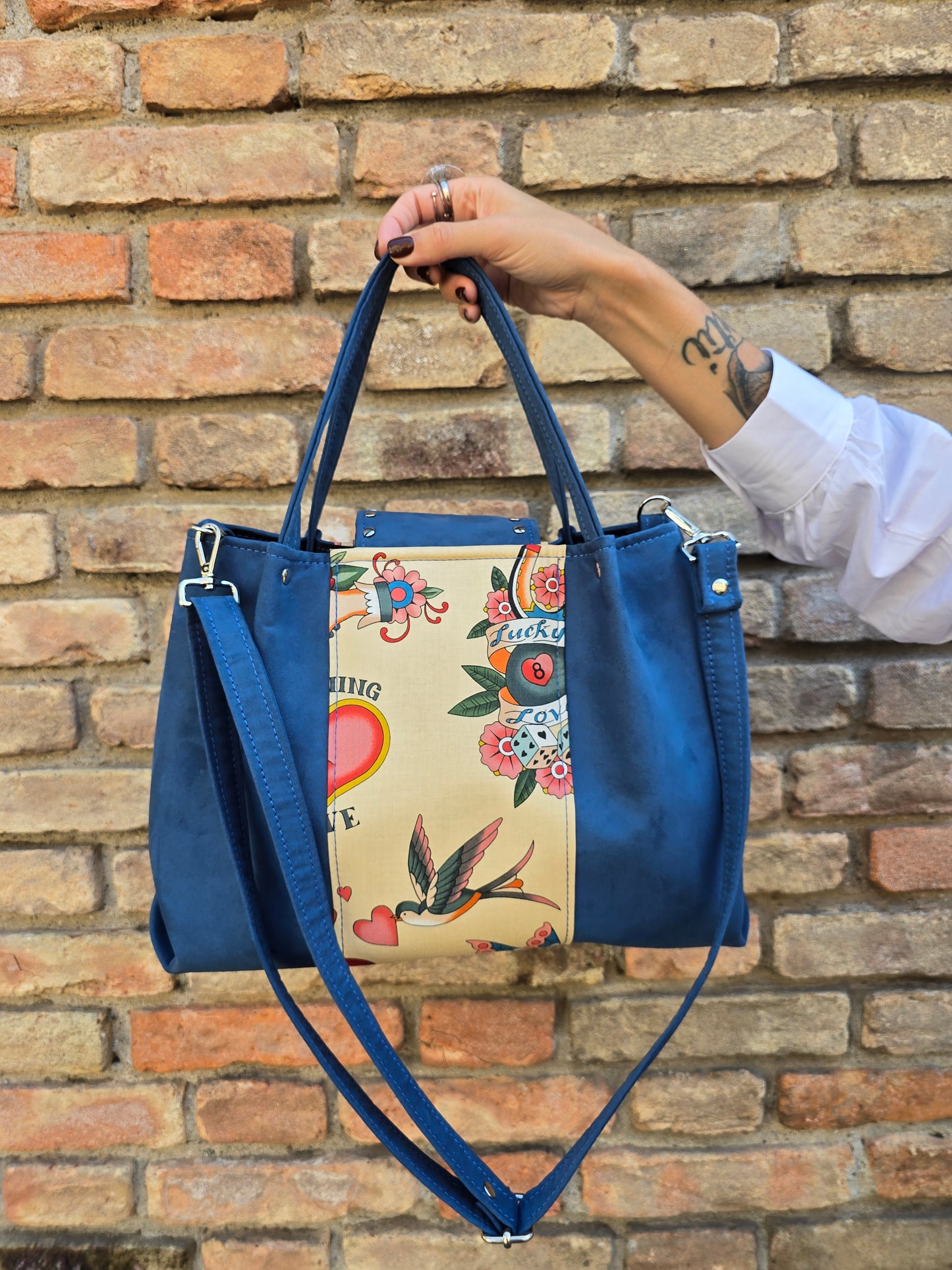 L'ARTIGIANA - blu avio/tattoo beige +borchie