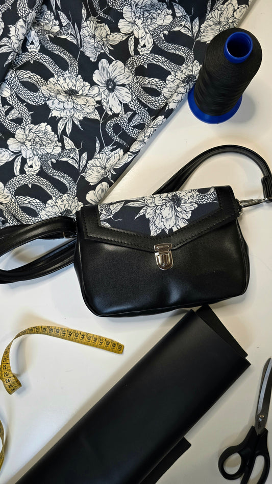 MARSUPIELLO large NERO / patella nero fiori serpenti