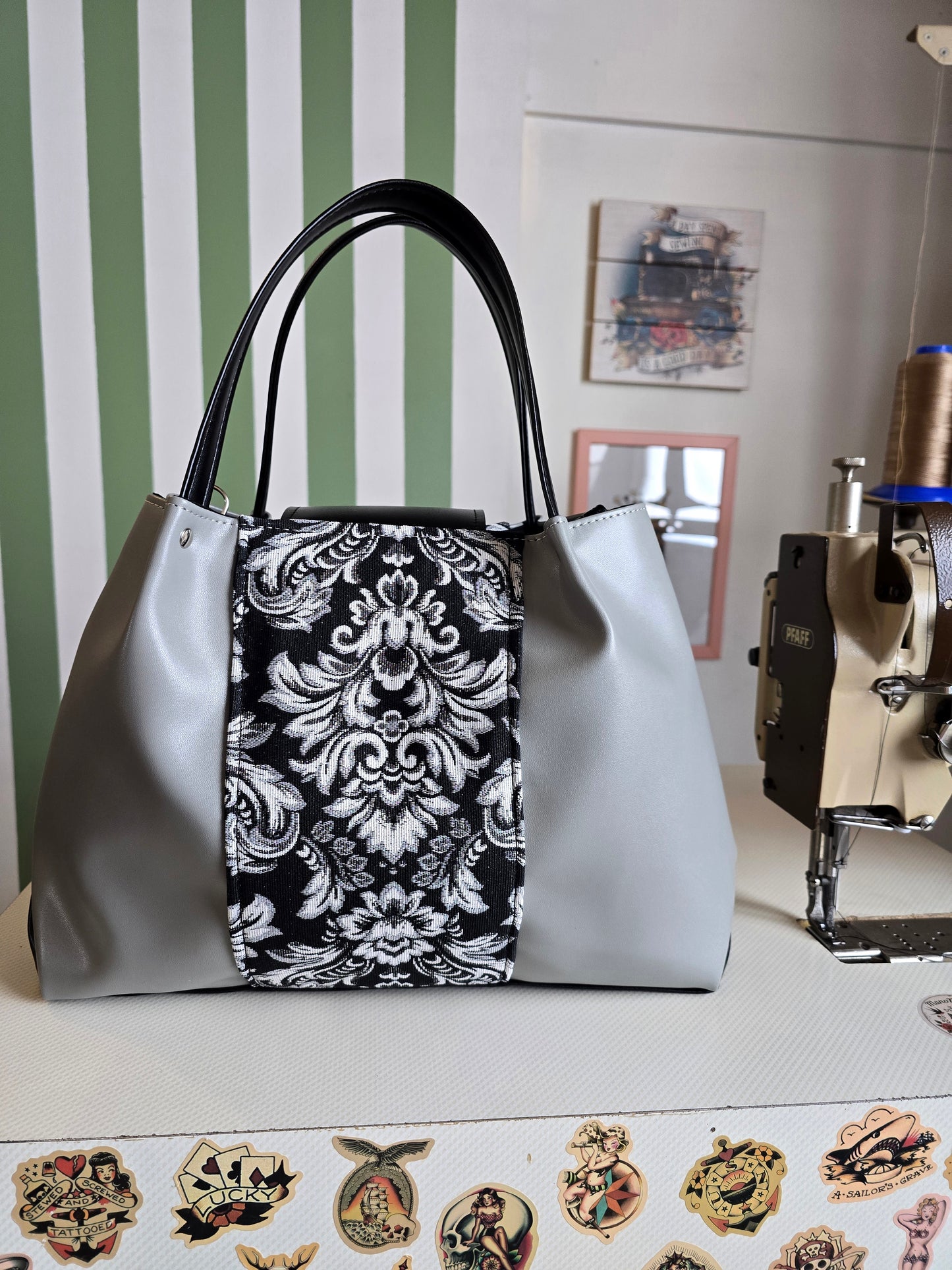 L'ARTIGIANA - grigio/nero/damascato con rouches