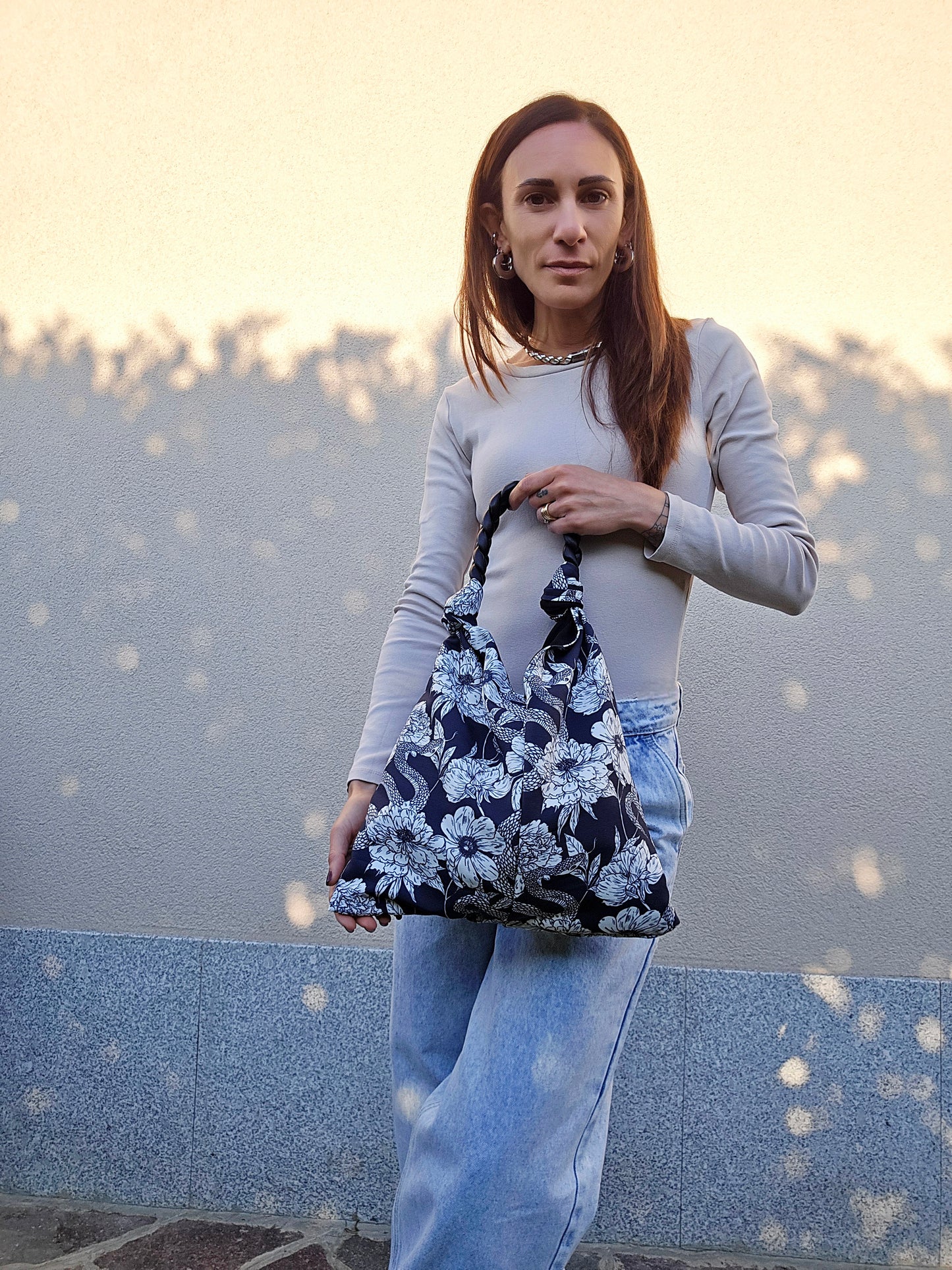 KNOT BAG nero fiori serpenti