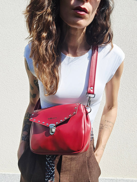 MARSUPIELLO LARGE bordeaux con borchie