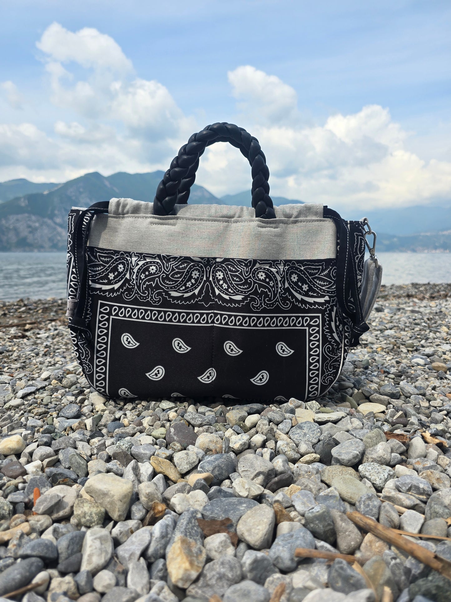 "L'ORGANIZZATA" grigio chiaro/bandana nero