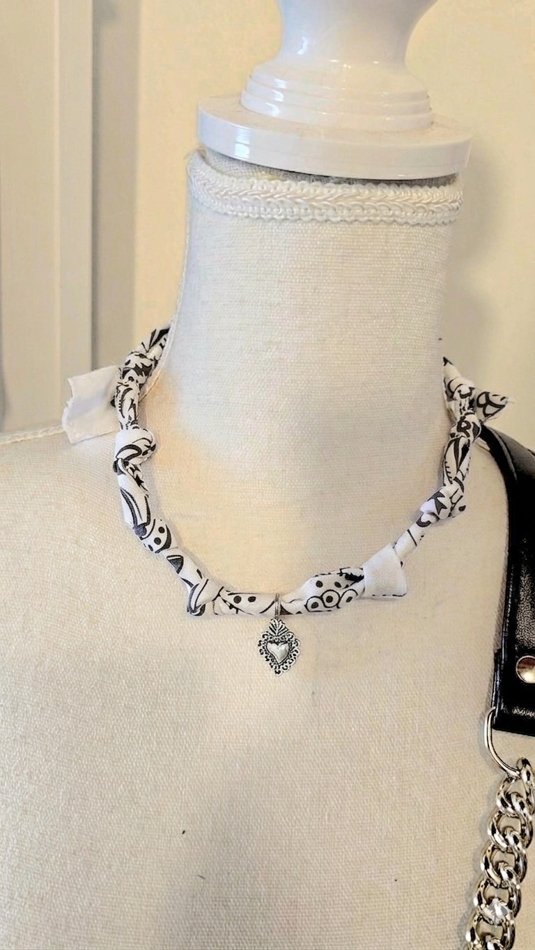 COLLANA BANDANA/EX VOTO (tutti i colori)