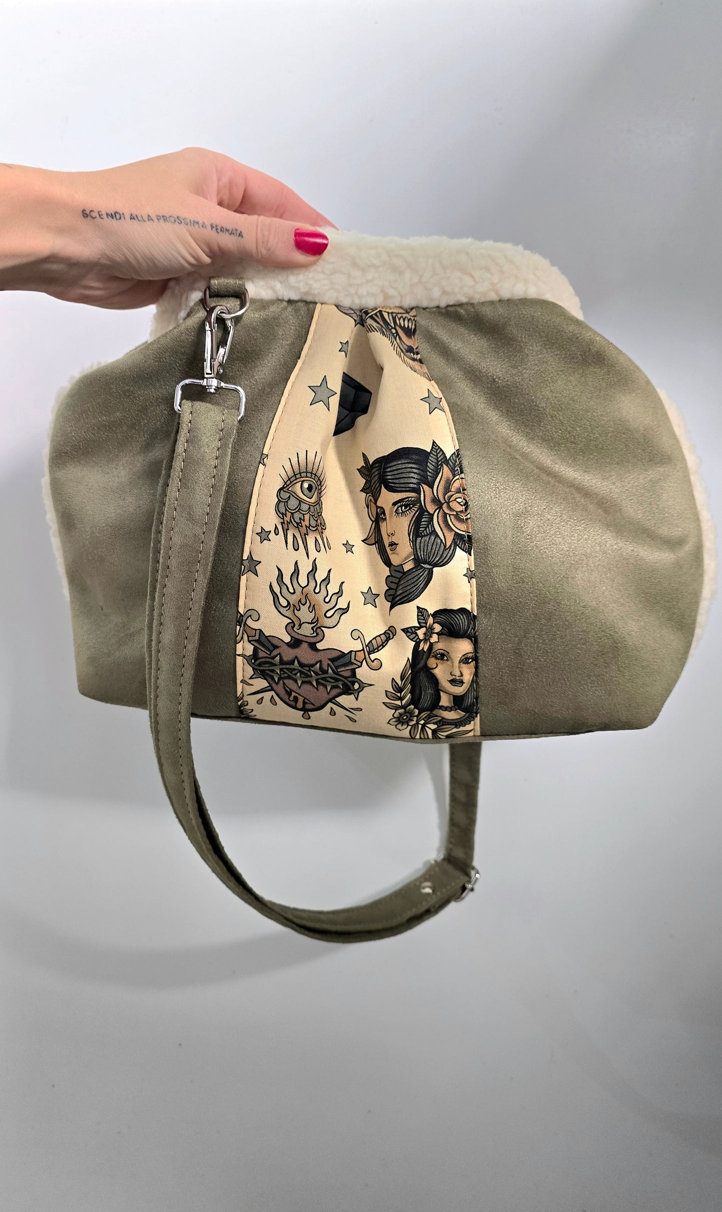 BORSA CLIC CLAC tracolla regolabile- simil suede/montone verde militare tattoo