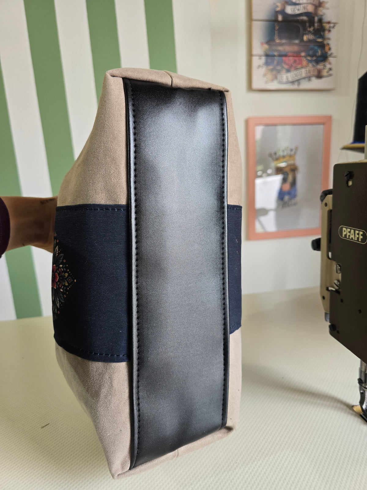 BORSA CLIC CLAC tracolla regolabile tortora/nero/Frida