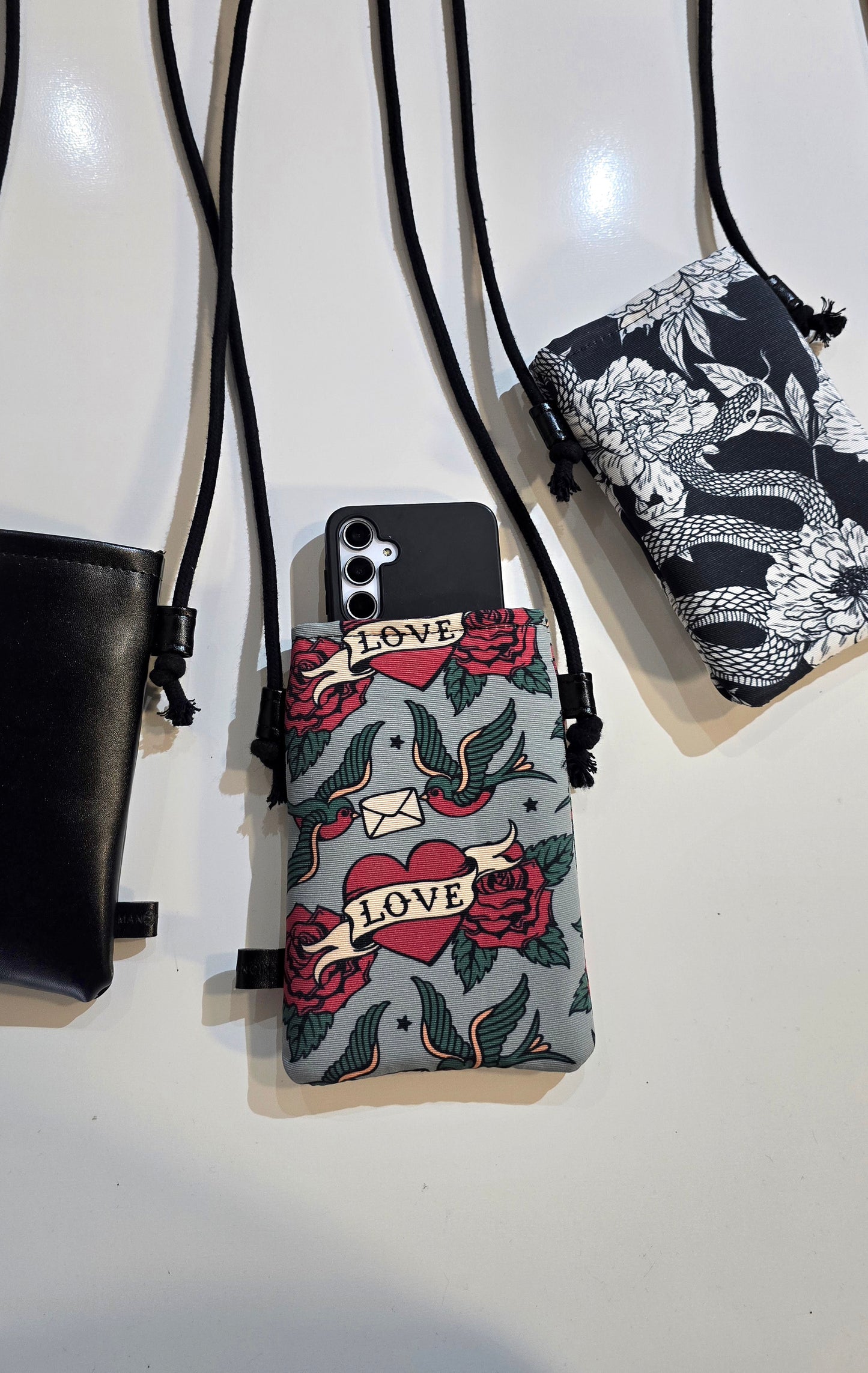 Phone bag basic EX VOTO NERO