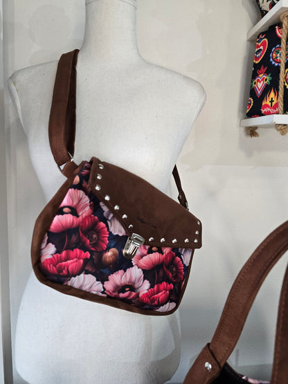 MARSUPIELLO large similsuede caffè/fiori bordeaux +borchie