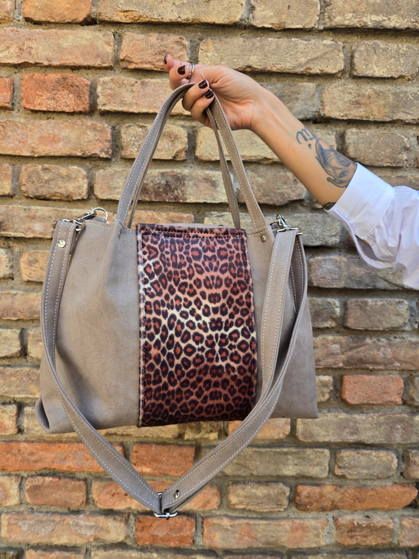 L'ARTIGIANA - similsuede tortora/ animalier +borchie