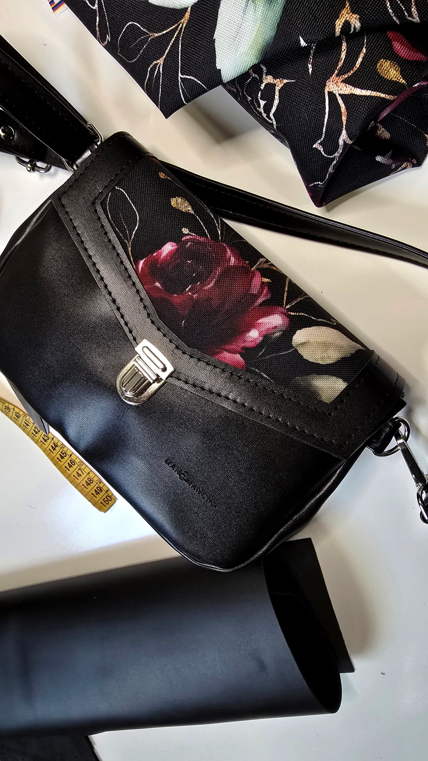 MARSUPIELLO large NERO / patella nero bordeaux