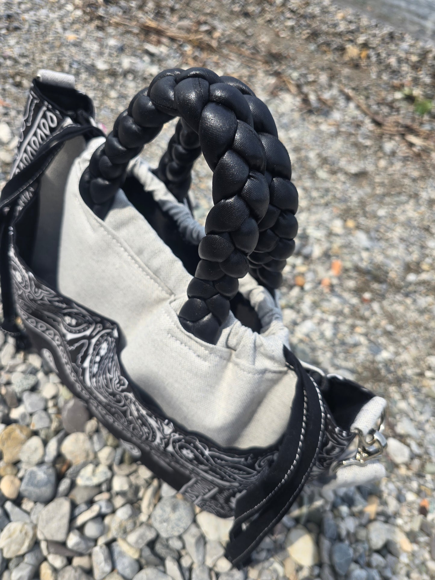 "L'ORGANIZZATA" grigio chiaro/bandana nero