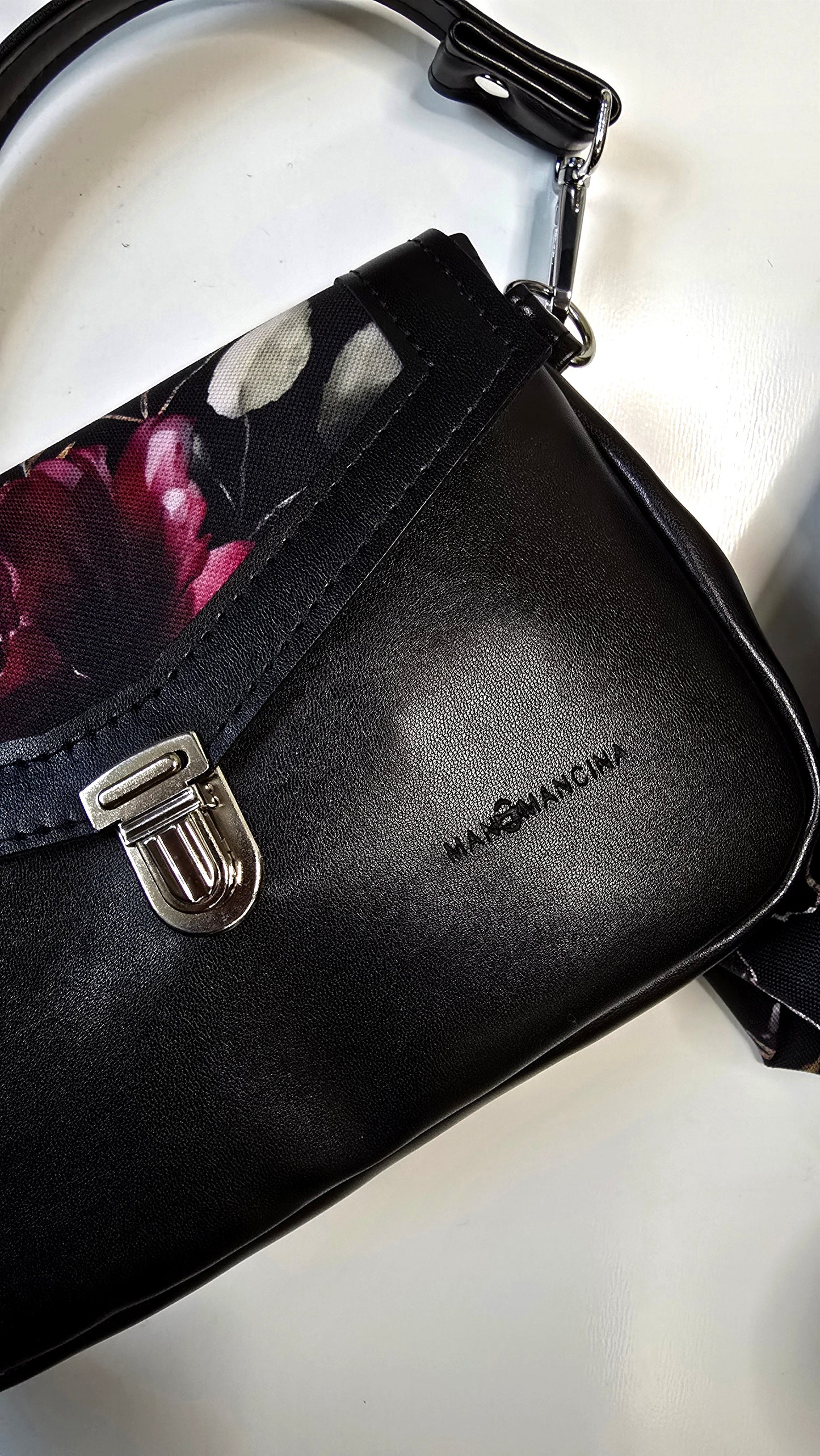 MARSUPIELLO large NERO / patella nero bordeaux