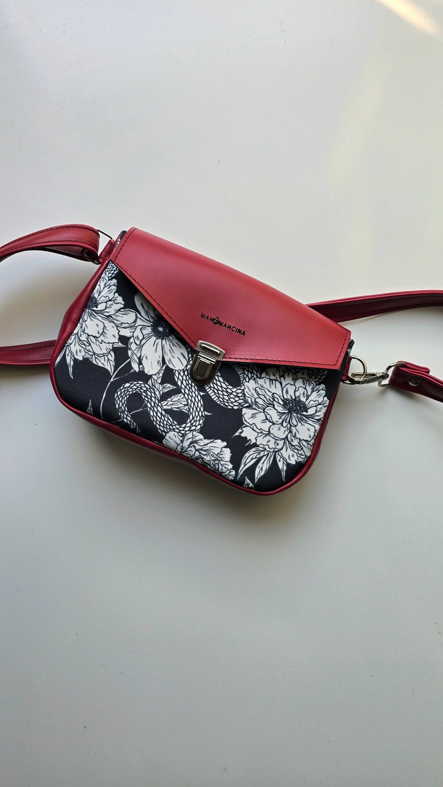 MARSUPIELLO large bordeaux / fiori serpenti