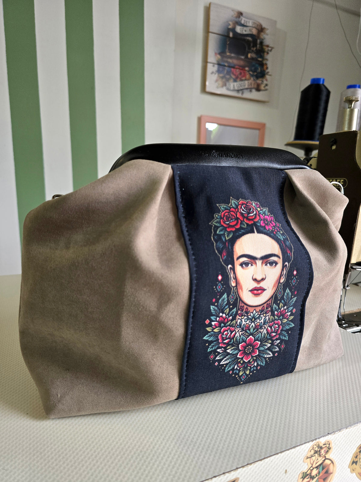 BORSA CLIC CLAC tracolla regolabile tortora/nero/Frida