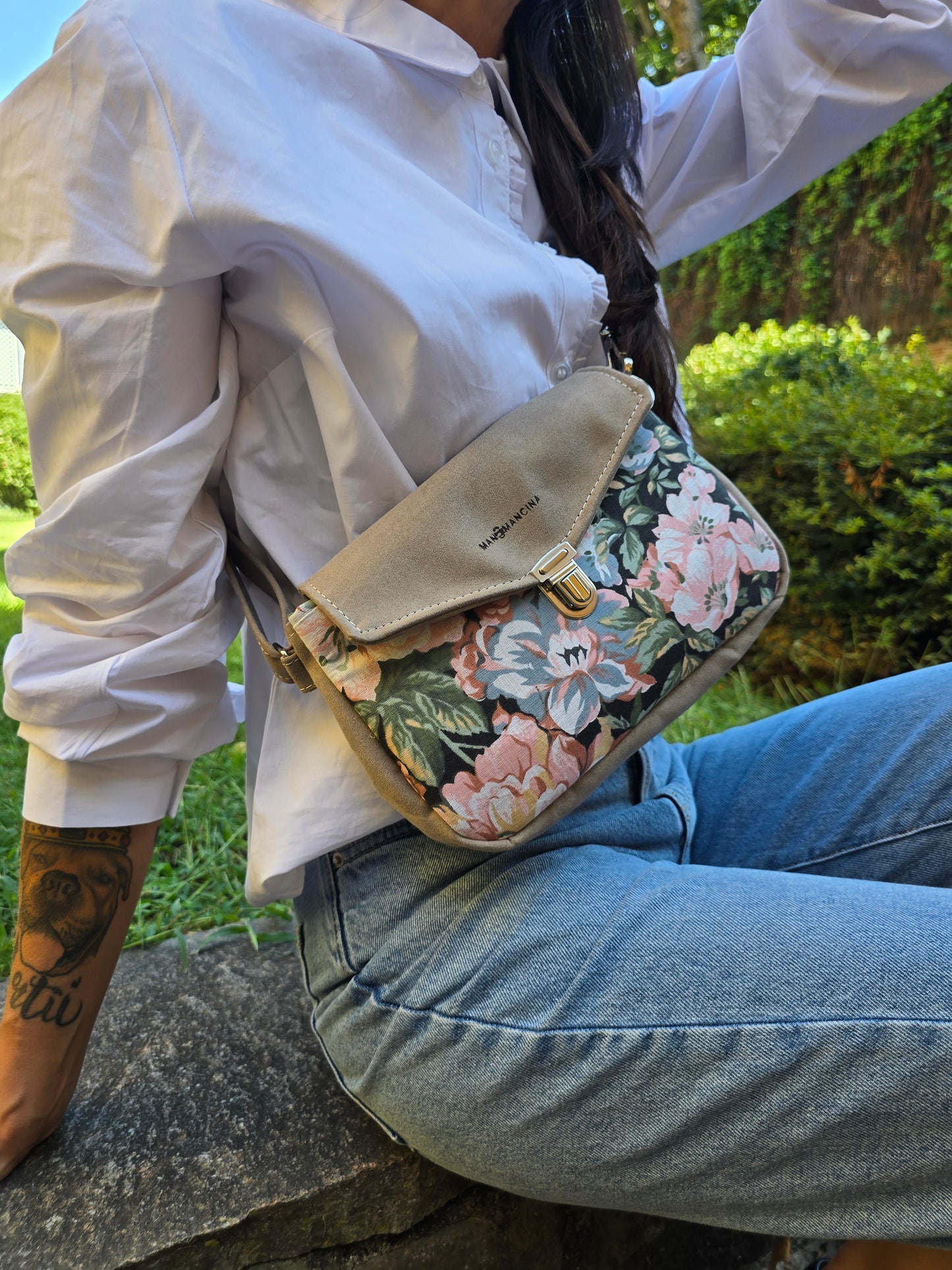MARSUPIELLO large similsuede tortora/fiori