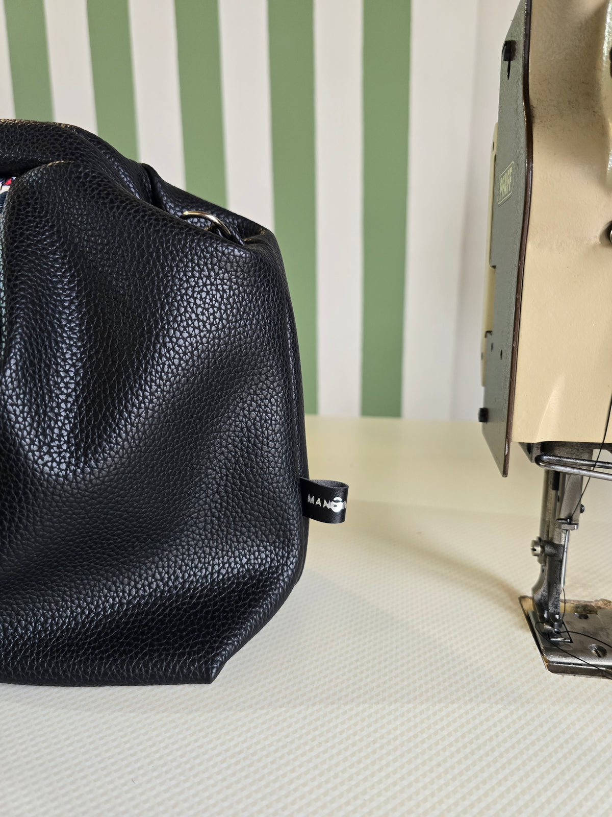 BORSA CLIC CLAC tracolla regolabile nero/ farfalle