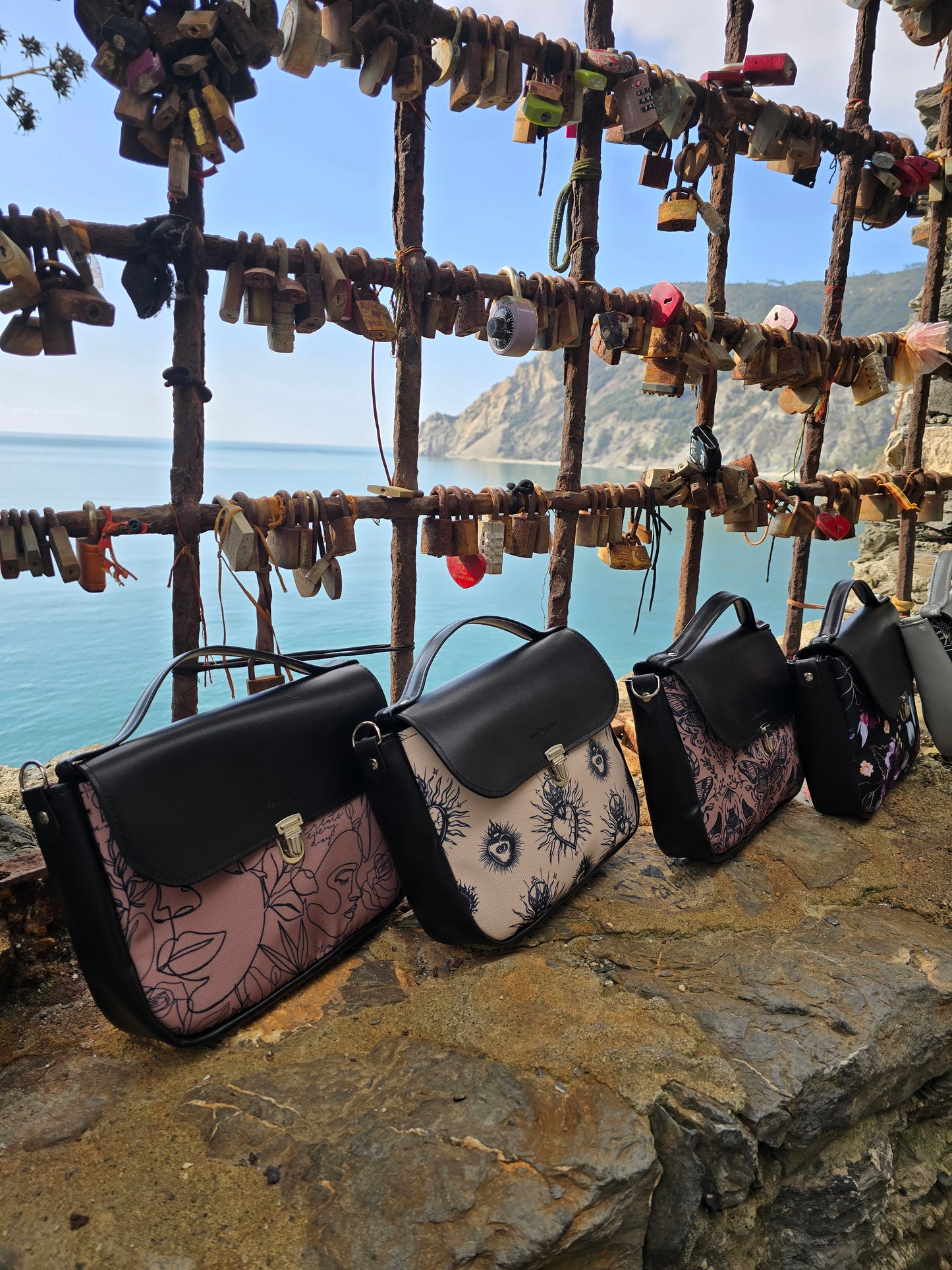 "DOTTY" VEGAN mini SIMILPELLE nero / ex voto new beige